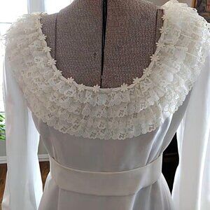 Vintage 60s Wedding Dress 35" Bust Bride Gown Daisy Lace Long Sleeves